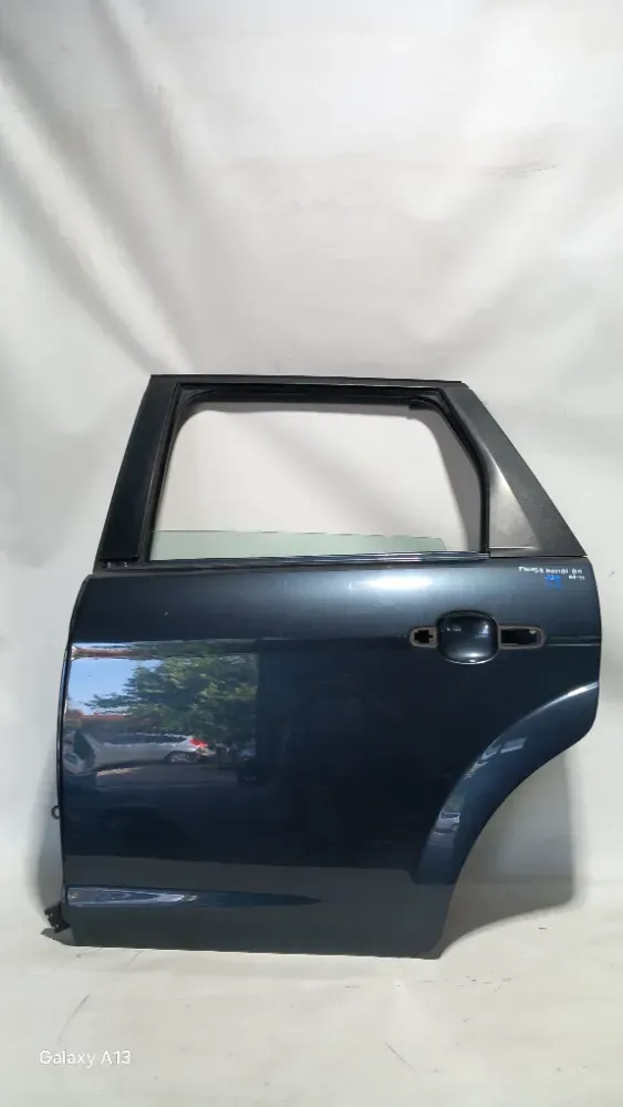 Ford Focus II (Mk2) Kombi Bal hátsó Ajtó Grafit szíben (Üres lemez)