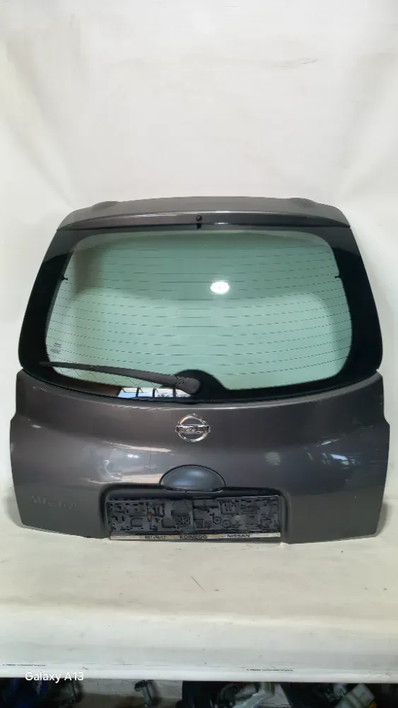Nissan Micra III (Mk3 / K12) Grafit színben  Csomagtérajtó (komplett)